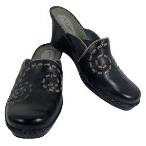 CLARKS Artisan Collection Black Stitched Leather Mule Wedge Slide Heel SZ 8.5